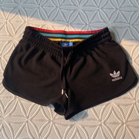 Adidas hot short, atheltic style size small - Picture 2 of 8